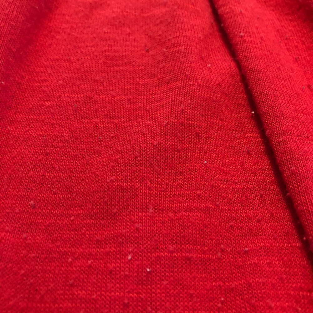 ✅ Red top - Picture 4 of 5